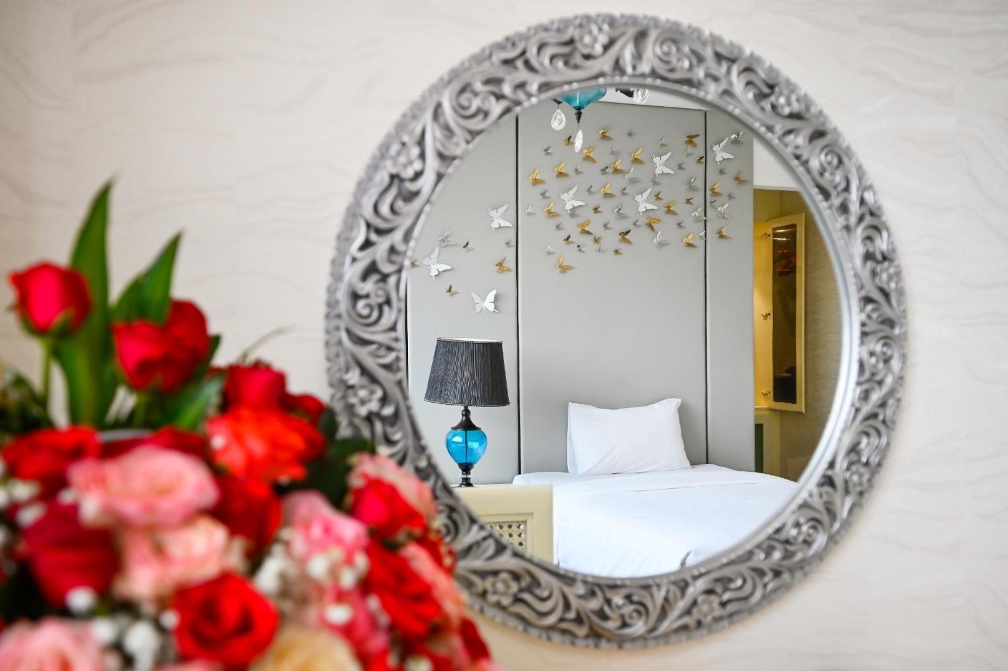 California Saigon Hotel & Rooftop Pool Cidade de Ho Chi Minh Exterior foto