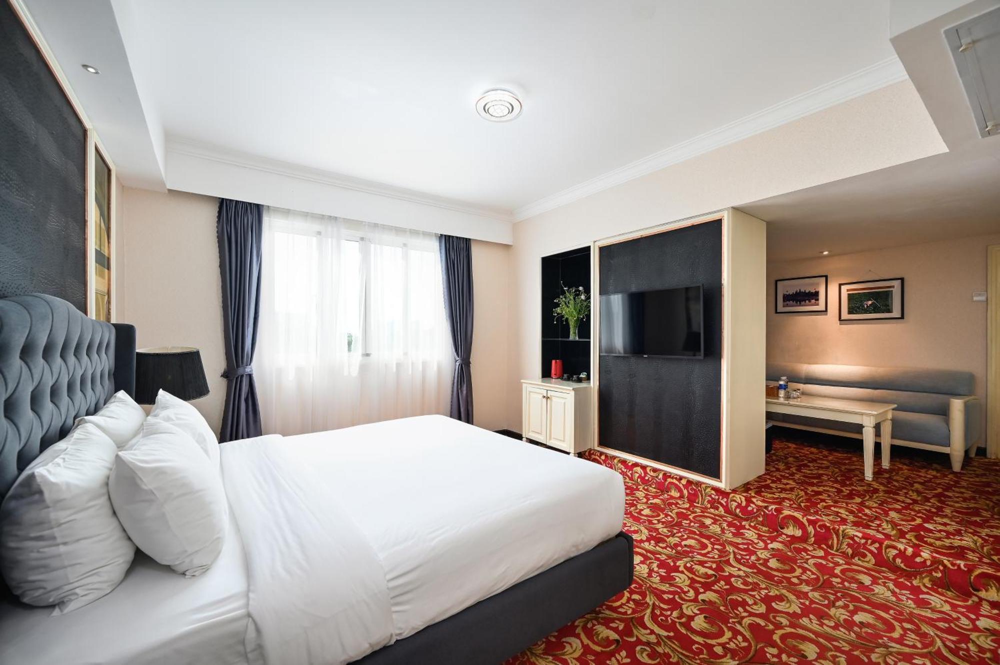 California Saigon Hotel & Rooftop Pool Cidade de Ho Chi Minh Exterior foto