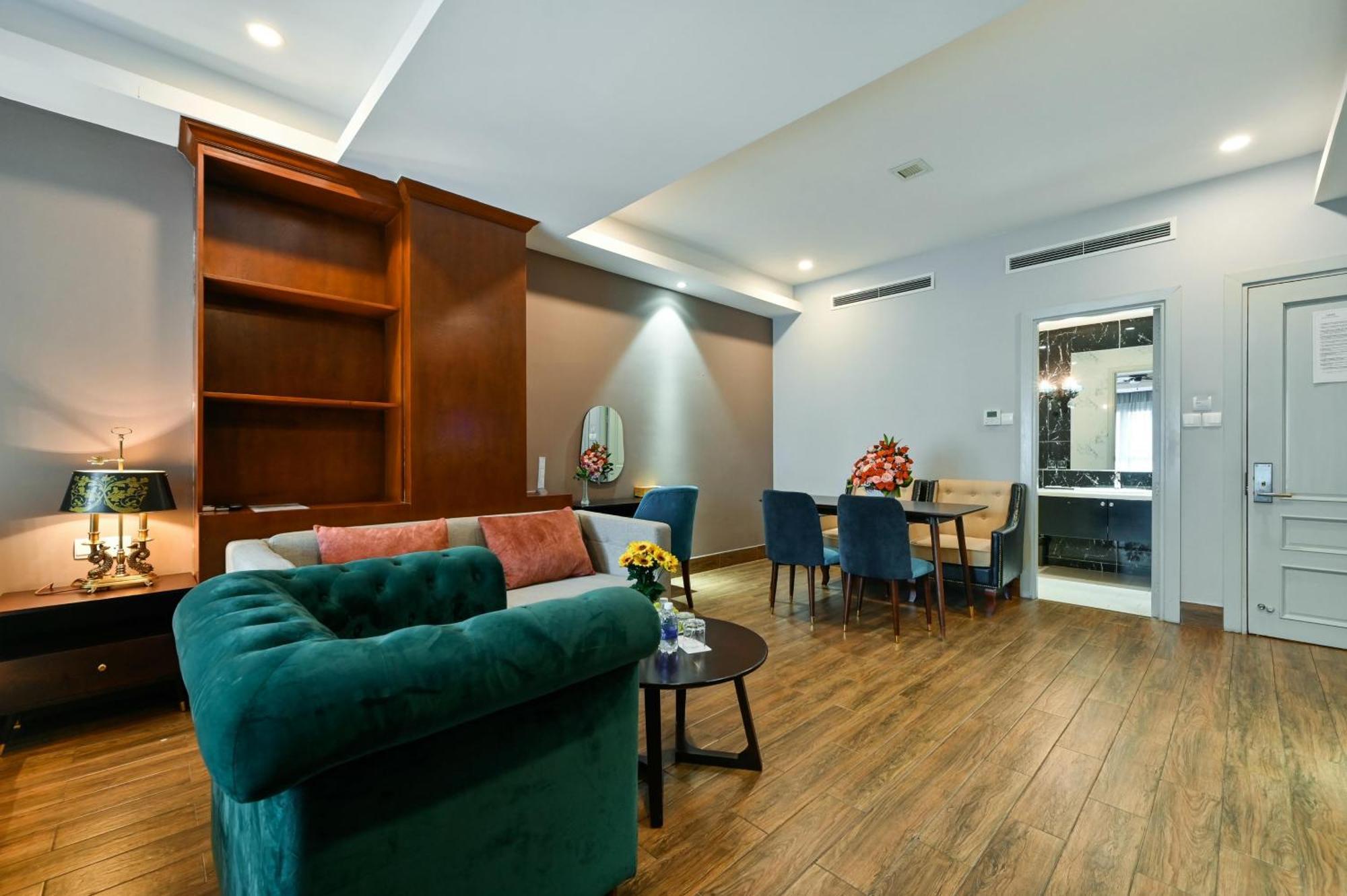 California Saigon Hotel & Rooftop Pool Cidade de Ho Chi Minh Exterior foto