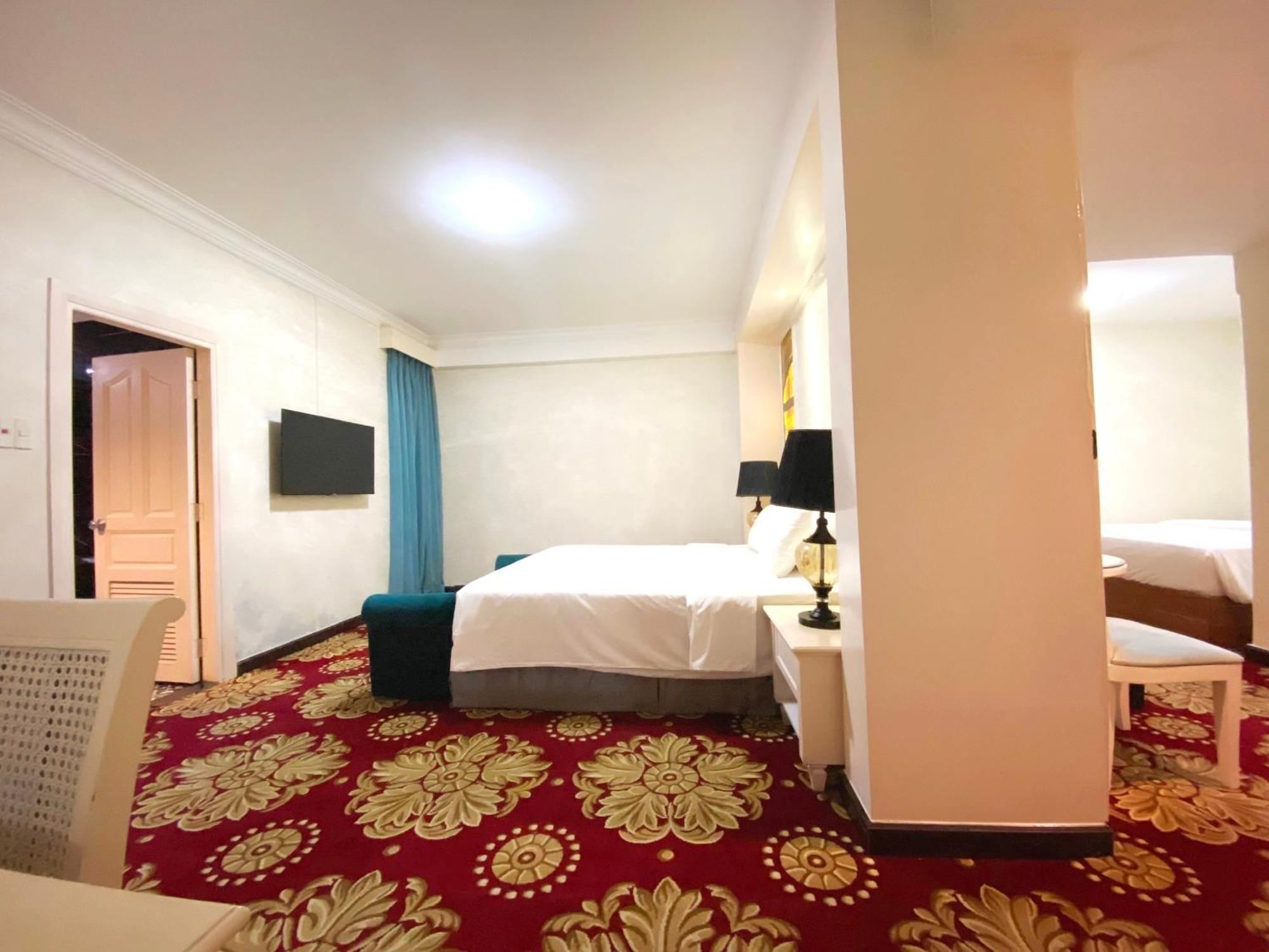 California Saigon Hotel & Rooftop Pool Cidade de Ho Chi Minh Quarto foto